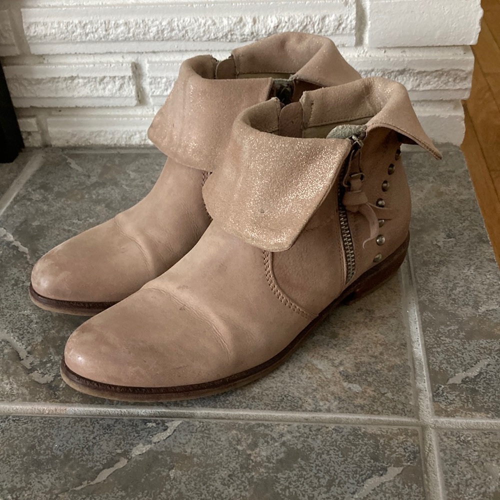 Stylish Tan Ankle Boots with Studded Detail - Picture 2 of 14